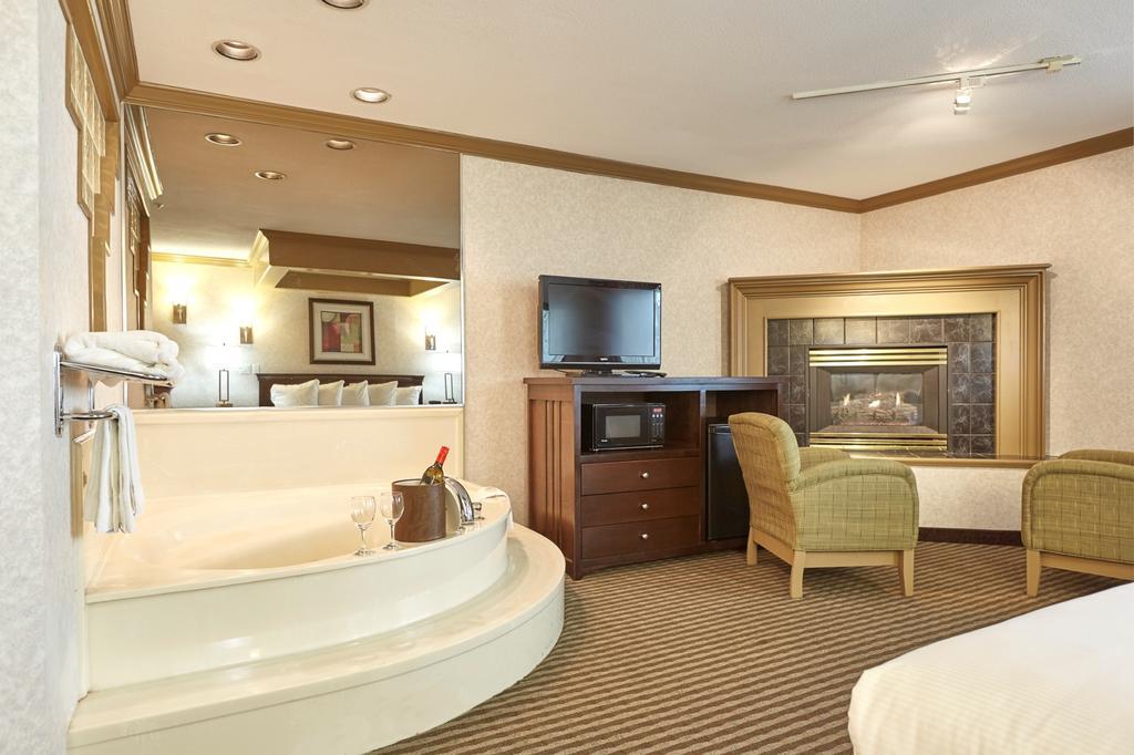 Hotel Ramada By Wyndham Abbotsford Exteriér fotografie
