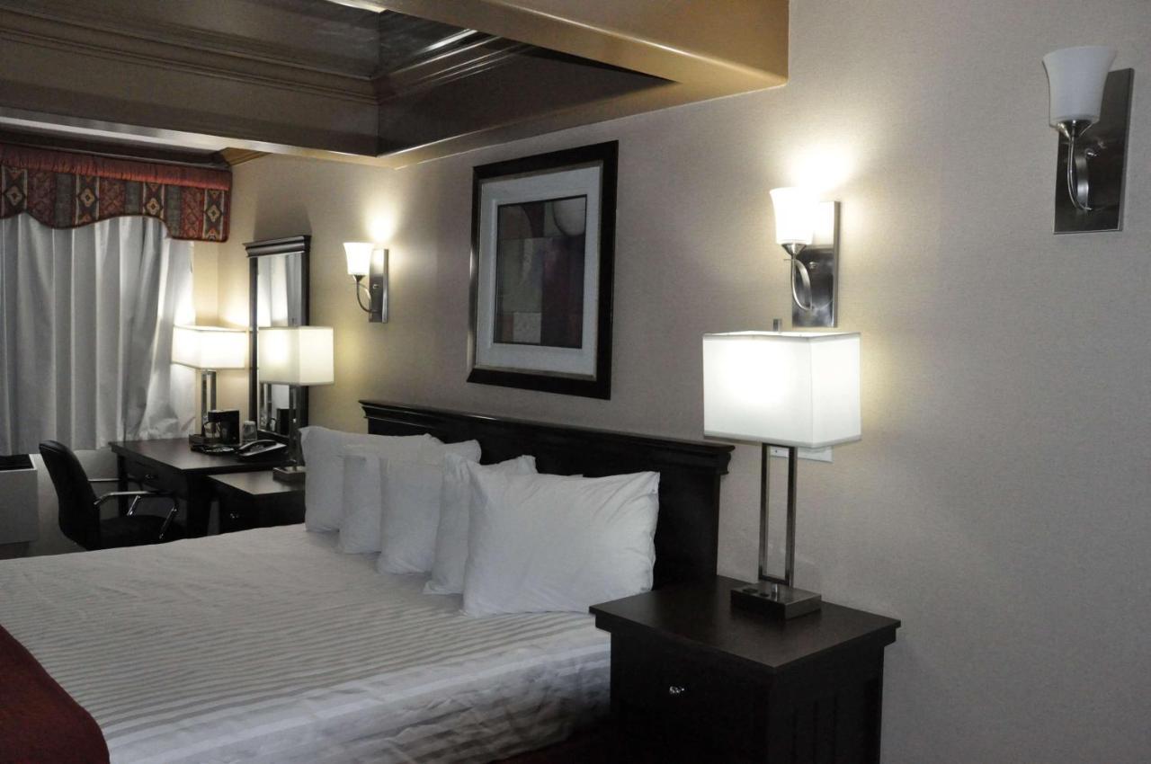 Hotel Ramada By Wyndham Abbotsford Exteriér fotografie