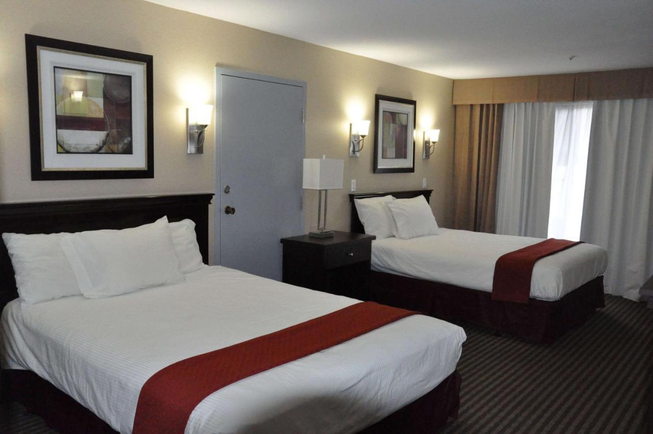 Hotel Ramada By Wyndham Abbotsford Exteriér fotografie